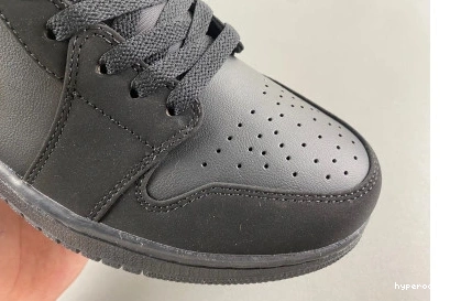 Hyperoad Jordan University 'Black Low Gold' Air 1 1029